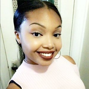 Meet your Posher, Ariella